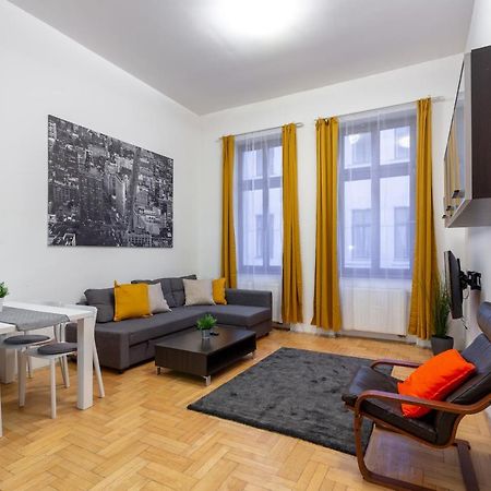 Dowtown Home In The Gozsdu Garden Budapesta Exterior foto
