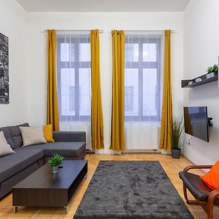 Dowtown Home In The Gozsdu Garden Budapesta Exterior foto