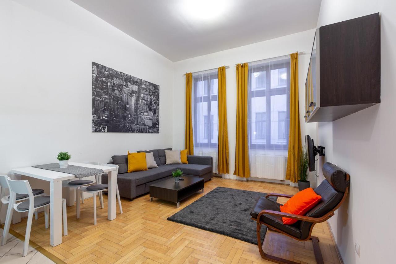 Dowtown Home In The Gozsdu Garden Budapesta Exterior foto