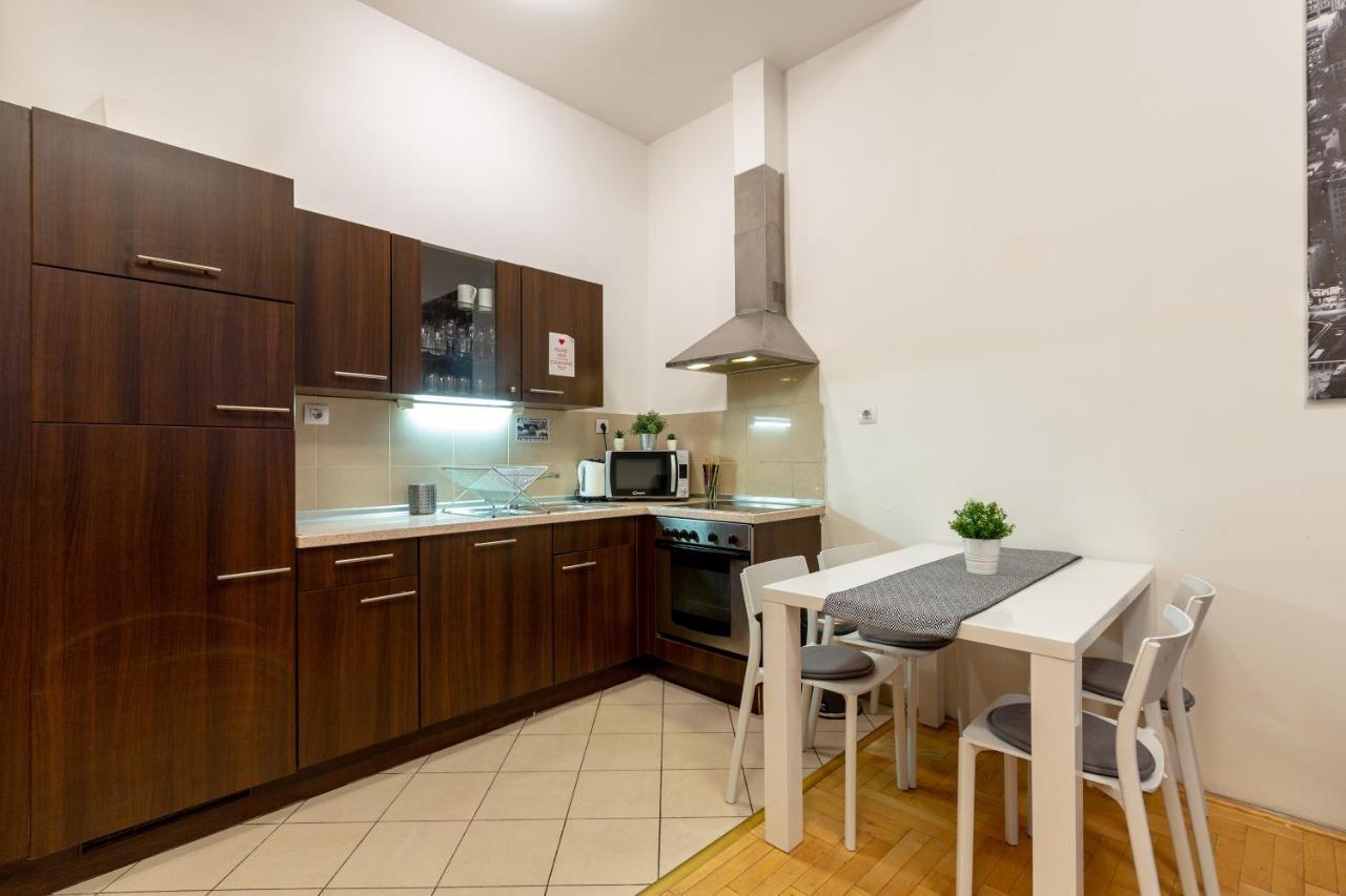 Dowtown Home In The Gozsdu Garden Budapesta Exterior foto