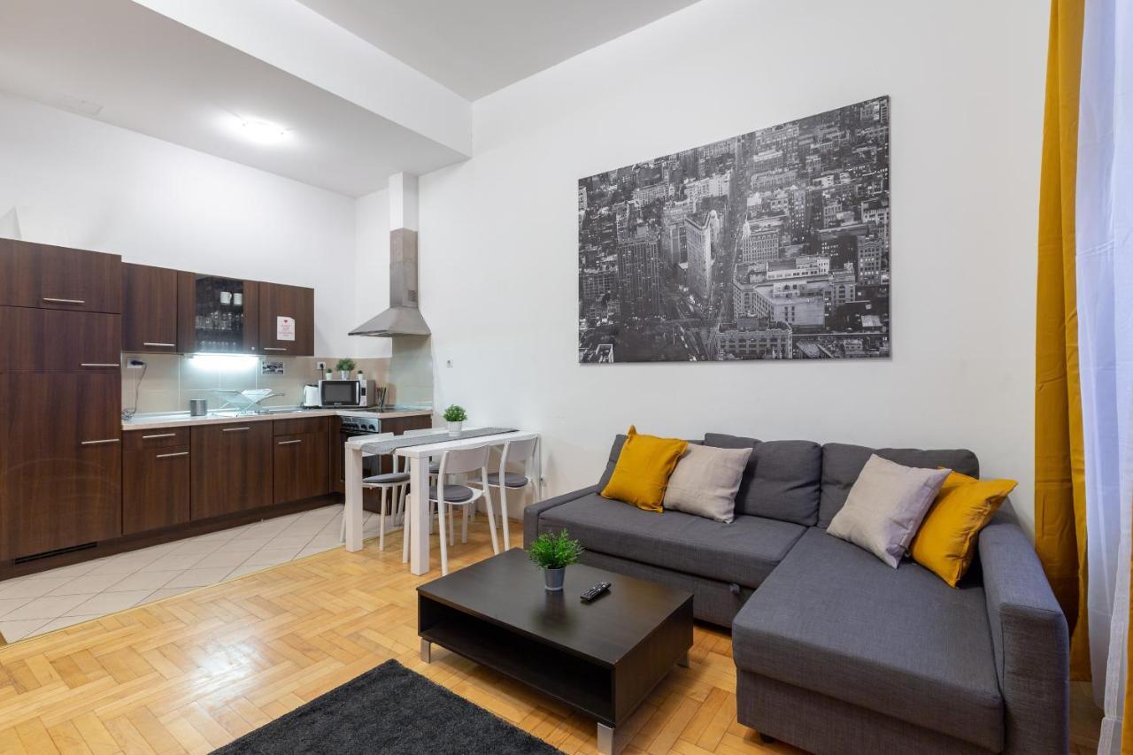 Dowtown Home In The Gozsdu Garden Budapesta Exterior foto